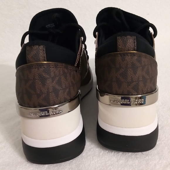 MICHAEL MICHAEL KORS WOMENS LIV TRAINER. SIZE  6M. BRONCE COLOR - Picture 6 of 7